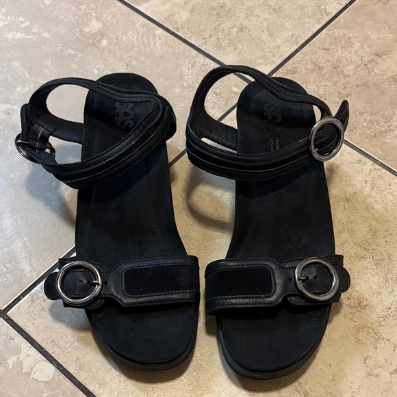 SAS Seight Black Wedge Sandals Size 10M - Picture 2 of 9
